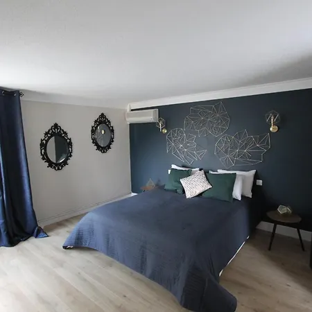 - Very Spacious 130m2 With Garden, 2 Ac Bedrooms, Near Port, Center, And Beaches In Bastia