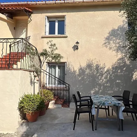 - Very Spacious 130m2 With Garden, 2 Ac Bedrooms, Near Port, Center, And Beaches In Bastia