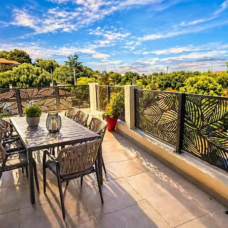 - Very Spacious 130m2 With Garden, 2 Ac Bedrooms, Near Port, Center, And Beaches In Bastia