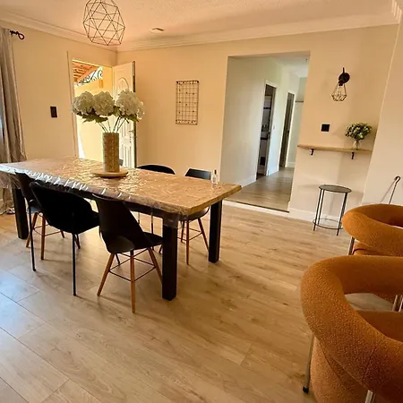 - Very Spacious 130m2 With Garden, 2 Ac Bedrooms, Near Port, Center, And Beaches In Bastia