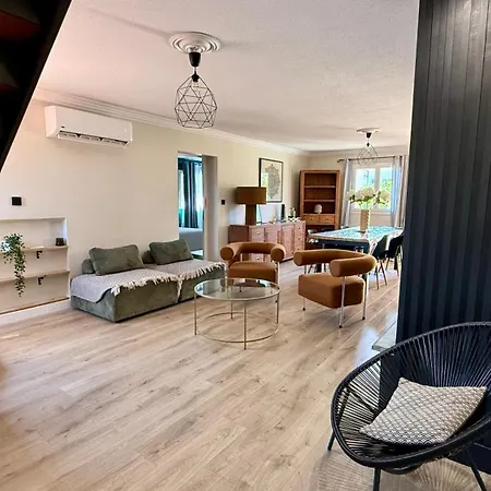 - Very Spacious 130m2 With Garden, 2 Ac Bedrooms, Near Port, Center, And Beaches In Bastia