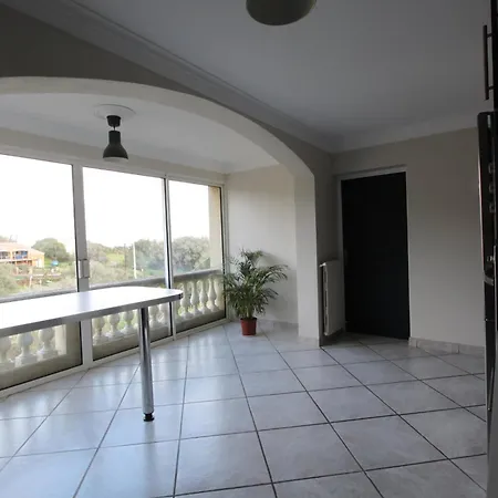 Bastia Belles Avec Cuisine Et Salle De Bain. * Bastia (Corsica)