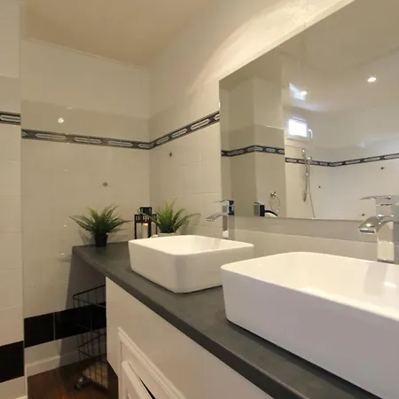 - Very Spacious 130m2 With Garden, 2 Ac Bedrooms, Near Port, Center, And Beaches In Bastia