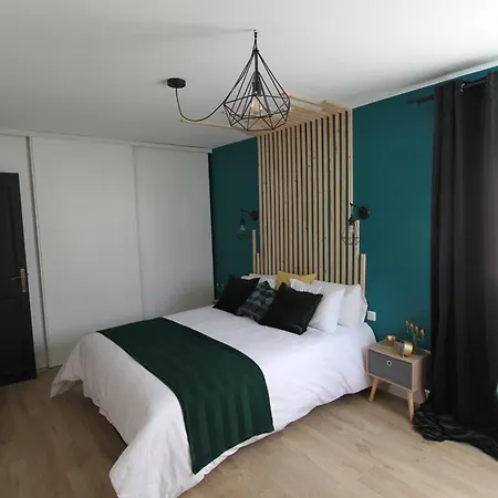 Bastia Belles Avec Cuisine Et Salle De Bain. * Bastia (Corsica)