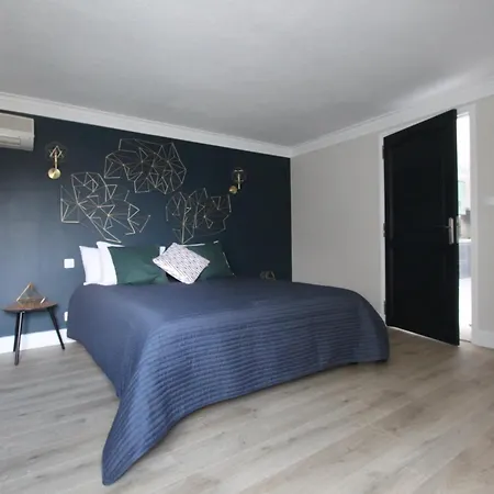 Bastia - Very Spacious 130m2 Top With Garden, 2 Ac Bedrooms, Near Port, City Center, And Beaches In Bastia