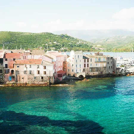 Apartament - Very Spacious 130m2 With Garden, 2 Ac Bedrooms, Near Port, Center, And Beaches In Bastia