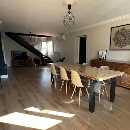 Bastia - Very Spacious 130m2 Top With Garden, 2 Ac Bedrooms, Near Port, City Center, And Beaches In Bastia